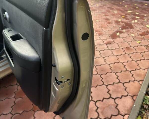 Бежевый Ниссан Тиида, объемом двигателя 1.6 л и пробегом 77 тыс. км за 7650 $, фото 23 на Automoto.ua