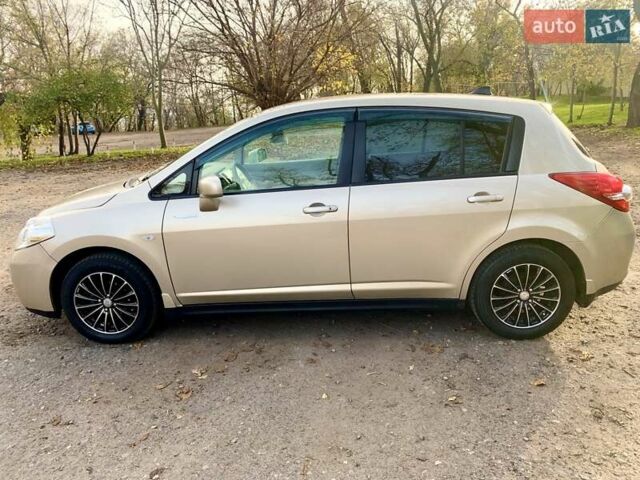 Бежевый Ниссан Тиида, объемом двигателя 1.5 л и пробегом 113 тыс. км за 7500 $, фото 17 на Automoto.ua