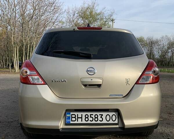 Бежевый Ниссан Тиида, объемом двигателя 1.5 л и пробегом 113 тыс. км за 7500 $, фото 61 на Automoto.ua