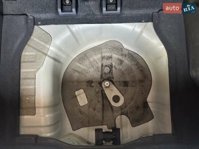 Бежевый Ниссан Тиида, объемом двигателя 1.6 л и пробегом 77 тыс. км за 7650 $, фото 49 на Automoto.ua