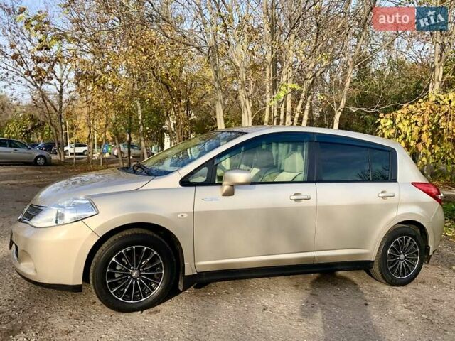 Бежевый Ниссан Тиида, объемом двигателя 1.5 л и пробегом 113 тыс. км за 7500 $, фото 1 на Automoto.ua