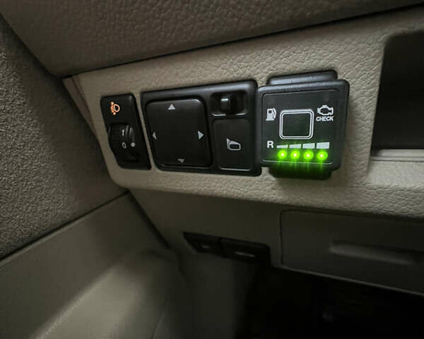 Бежевый Ниссан Тиида, объемом двигателя 1.6 л и пробегом 191 тыс. км за 5999 $, фото 23 на Automoto.ua