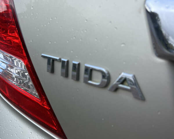 Бежевый Ниссан Тиида, объемом двигателя 1.6 л и пробегом 191 тыс. км за 5999 $, фото 3 на Automoto.ua