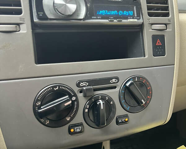 Бежевый Ниссан Тиида, объемом двигателя 1.6 л и пробегом 191 тыс. км за 5999 $, фото 20 на Automoto.ua