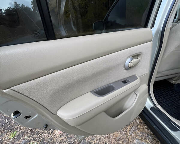 Бежевый Ниссан Тиида, объемом двигателя 1.6 л и пробегом 191 тыс. км за 5999 $, фото 47 на Automoto.ua