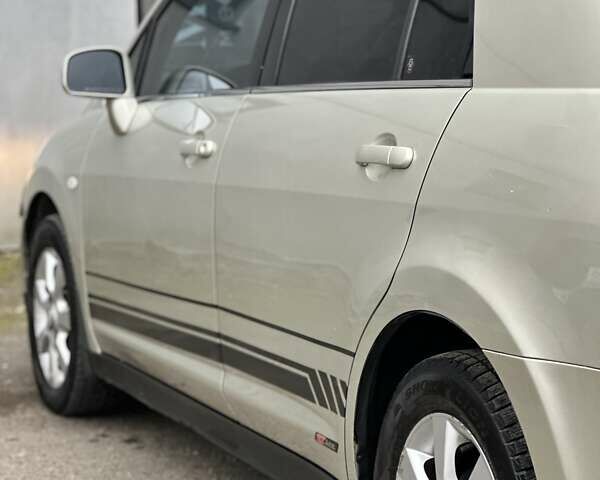 Бежевый Ниссан Тиида, объемом двигателя 1.6 л и пробегом 193 тыс. км за 4900 $, фото 23 на Automoto.ua