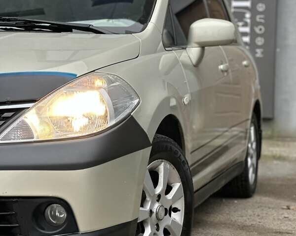 Бежевый Ниссан Тиида, объемом двигателя 1.6 л и пробегом 193 тыс. км за 4900 $, фото 6 на Automoto.ua