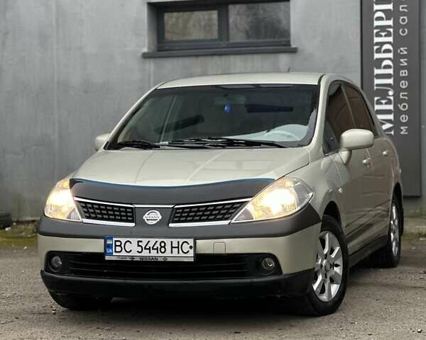 Бежевый Ниссан Тиида, объемом двигателя 1.6 л и пробегом 193 тыс. км за 4599 $, фото 1 на Automoto.ua