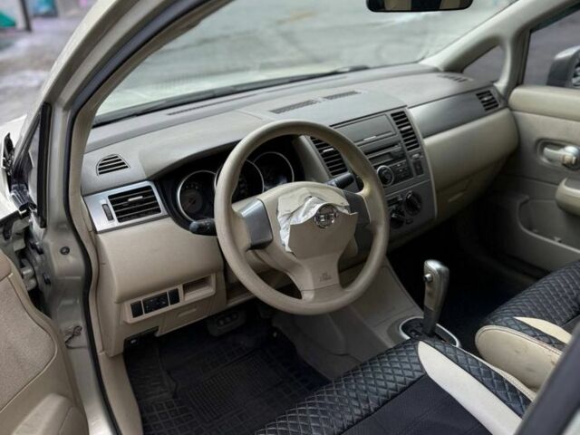 Бежевий Ніссан Тііда, об'ємом двигуна 1.6 л та пробігом 178 тис. км за 1950 $, фото 10 на Automoto.ua