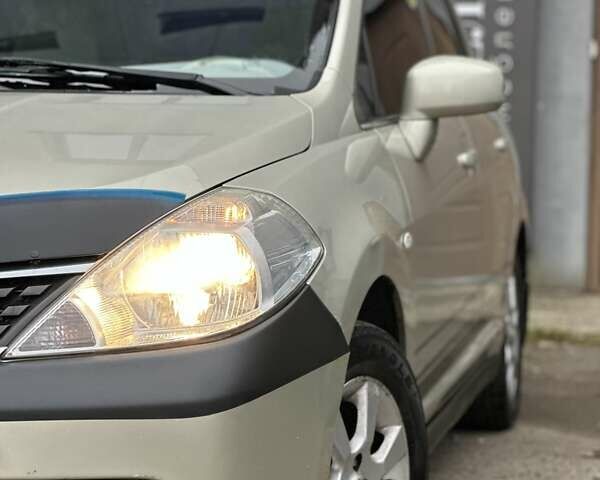 Бежевый Ниссан Тиида, объемом двигателя 1.6 л и пробегом 193 тыс. км за 4599 $, фото 9 на Automoto.ua