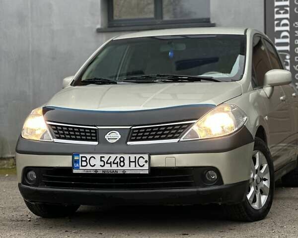 Бежевый Ниссан Тиида, объемом двигателя 1.6 л и пробегом 193 тыс. км за 4599 $, фото 3 на Automoto.ua