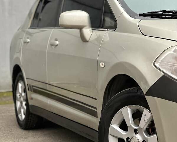 Бежевый Ниссан Тиида, объемом двигателя 1.6 л и пробегом 193 тыс. км за 4599 $, фото 15 на Automoto.ua