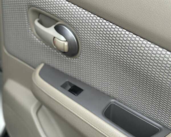 Бежевый Ниссан Тиида, объемом двигателя 1.6 л и пробегом 193 тыс. км за 4900 $, фото 35 на Automoto.ua