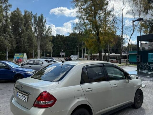 Бежевий Ніссан Тііда, об'ємом двигуна 1.6 л та пробігом 178 тис. км за 1950 $, фото 5 на Automoto.ua