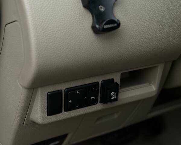 Бежевый Ниссан Тиида, объемом двигателя 1.6 л и пробегом 193 тыс. км за 4599 $, фото 26 на Automoto.ua