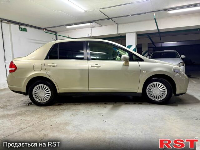 Бежевый Ниссан Тиида, объемом двигателя 1.6 л и пробегом 0 тыс. км за 2900 $, фото 5 на Automoto.ua