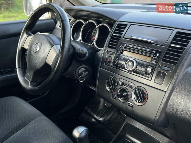 Бежевий Ніссан Тііда, об'ємом двигуна 1.6 л та пробігом 165 тис. км за 6600 $, фото 24 на Automoto.ua