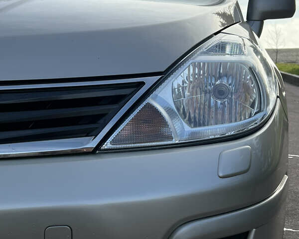 Бежевий Ніссан Тііда, об'ємом двигуна 1.6 л та пробігом 165 тис. км за 6600 $, фото 28 на Automoto.ua