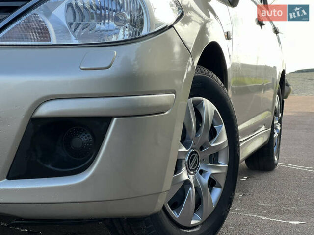 Бежевий Ніссан Тііда, об'ємом двигуна 1.6 л та пробігом 165 тис. км за 6600 $, фото 12 на Automoto.ua