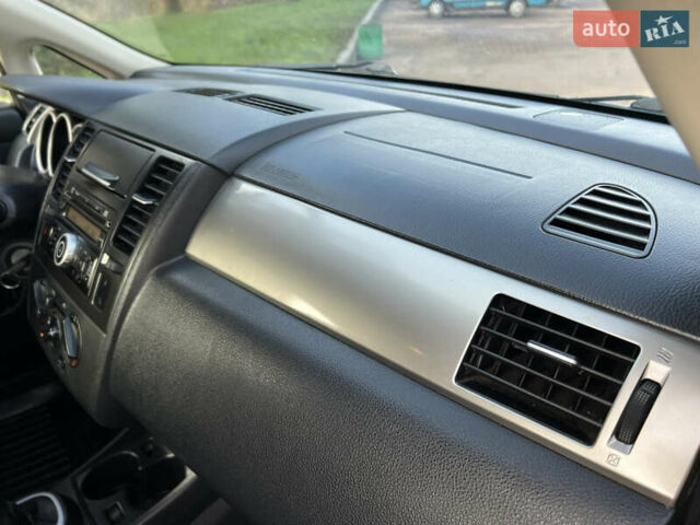 Бежевий Ніссан Тііда, об'ємом двигуна 1.6 л та пробігом 165 тис. км за 6600 $, фото 9 на Automoto.ua