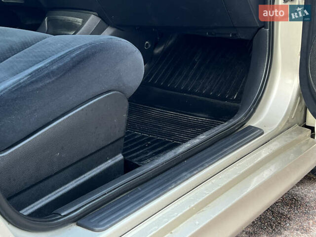 Бежевий Ніссан Тііда, об'ємом двигуна 1.6 л та пробігом 165 тис. км за 6600 $, фото 5 на Automoto.ua