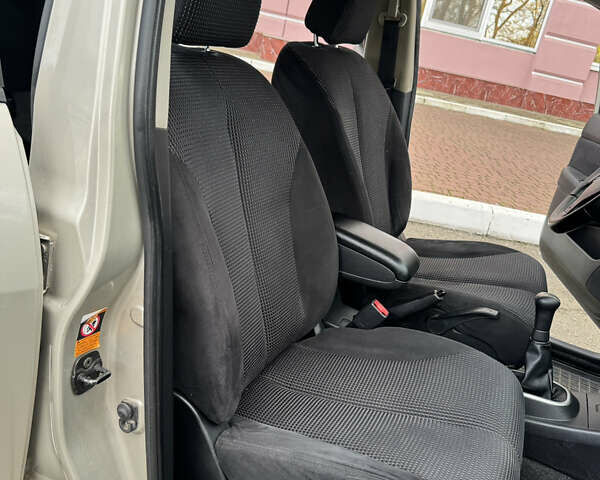 Бежевый Ниссан Тиида, объемом двигателя 1.6 л и пробегом 152 тыс. км за 6999 $, фото 27 на Automoto.ua