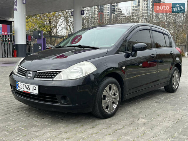 Черный Ниссан Тиида, объемом двигателя 1.6 л и пробегом 172 тыс. км за 6900 $, фото 8 на Automoto.ua