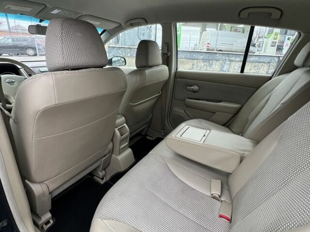 Черный Ниссан Тиида, объемом двигателя 1.6 л и пробегом 188 тыс. км за 5800 $, фото 19 на Automoto.ua