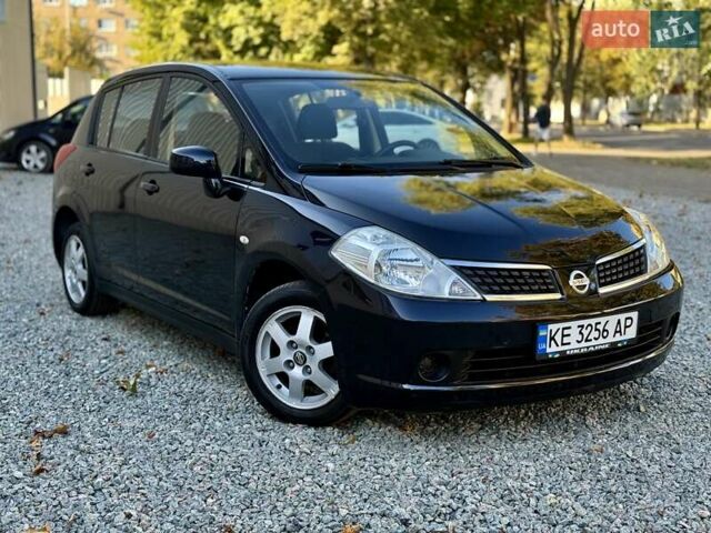 Черный Ниссан Тиида, объемом двигателя 1.6 л и пробегом 257 тыс. км за 5999 $, фото 7 на Automoto.ua