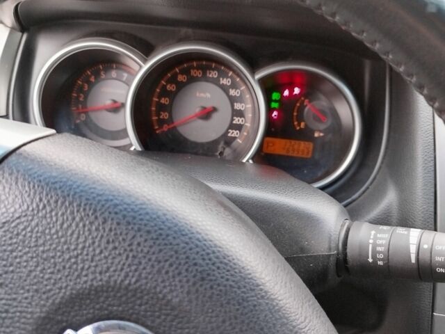 Черный Ниссан Тиида, объемом двигателя 1.6 л и пробегом 2 тыс. км за 6200 $, фото 3 на Automoto.ua