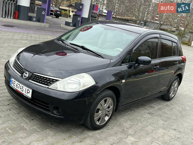 Черный Ниссан Тиида, объемом двигателя 1.6 л и пробегом 172 тыс. км за 6900 $, фото 9 на Automoto.ua