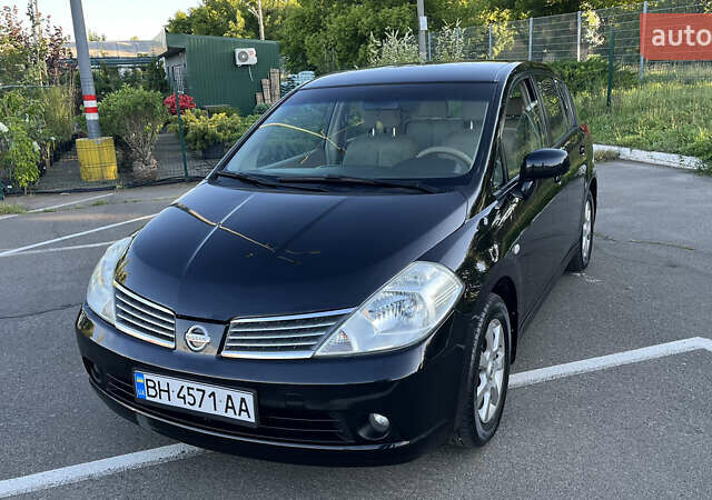 Чорний Ніссан Тііда, об'ємом двигуна 1.6 л та пробігом 136 тис. км за 6700 $, фото 5 на Automoto.ua