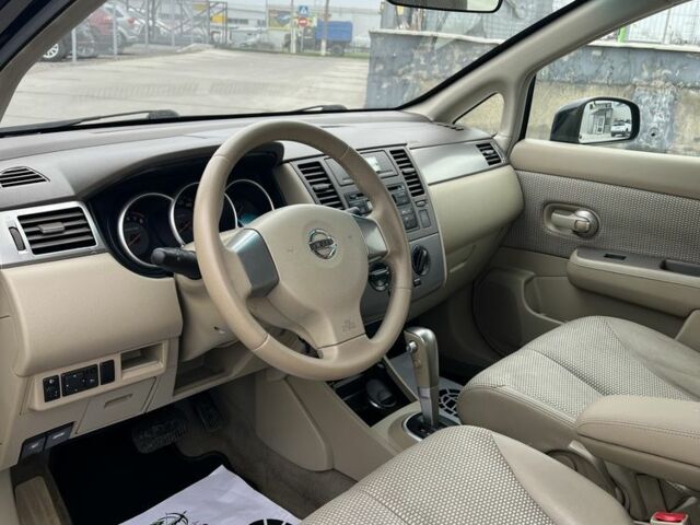 Черный Ниссан Тиида, объемом двигателя 1.6 л и пробегом 188 тыс. км за 5800 $, фото 13 на Automoto.ua