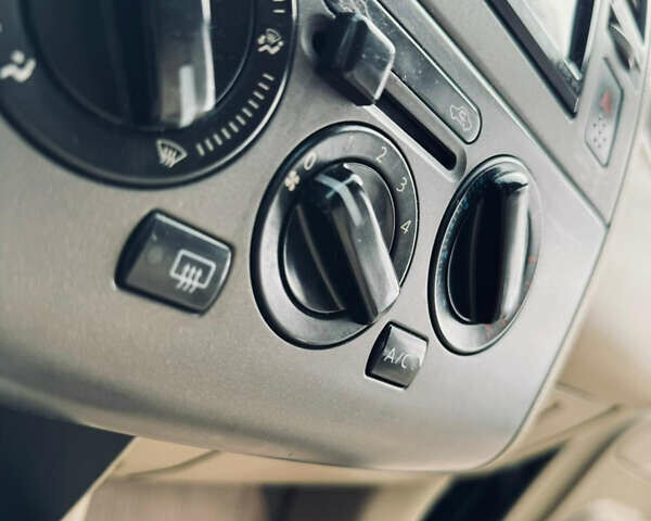 Черный Ниссан Тиида, объемом двигателя 1.6 л и пробегом 187 тыс. км за 5800 $, фото 50 на Automoto.ua