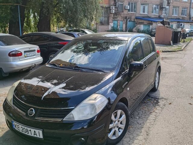 Чорний Ніссан Тііда, об'ємом двигуна 1.8 л та пробігом 255 тис. км за 4100 $, фото 2 на Automoto.ua
