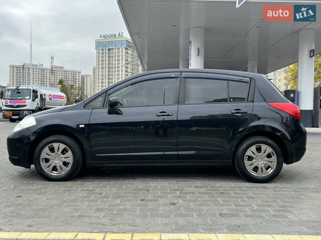 Черный Ниссан Тиида, объемом двигателя 1.6 л и пробегом 172 тыс. км за 6900 $, фото 21 на Automoto.ua