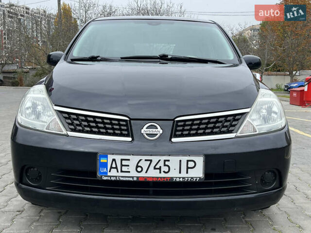 Черный Ниссан Тиида, объемом двигателя 1.6 л и пробегом 172 тыс. км за 6900 $, фото 12 на Automoto.ua