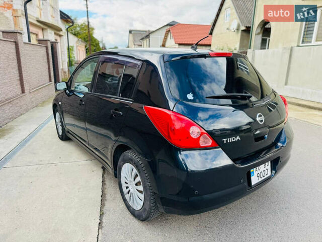 Черный Ниссан Тиида, объемом двигателя 1.6 л и пробегом 187 тыс. км за 5800 $, фото 13 на Automoto.ua
