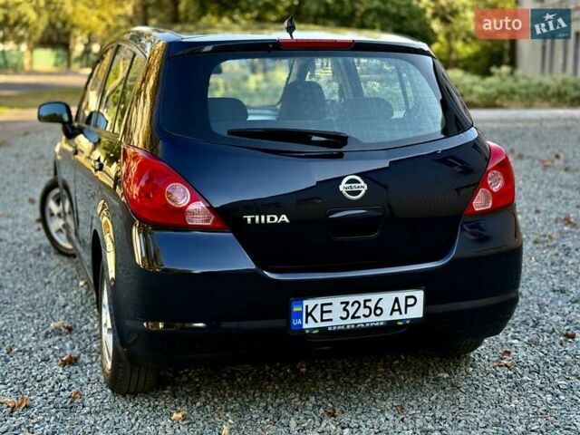 Черный Ниссан Тиида, объемом двигателя 1.6 л и пробегом 257 тыс. км за 5999 $, фото 3 на Automoto.ua