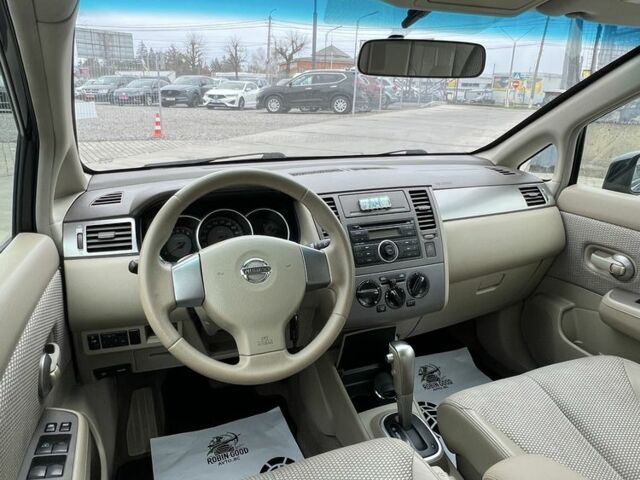 Черный Ниссан Тиида, объемом двигателя 1.6 л и пробегом 188 тыс. км за 5800 $, фото 14 на Automoto.ua