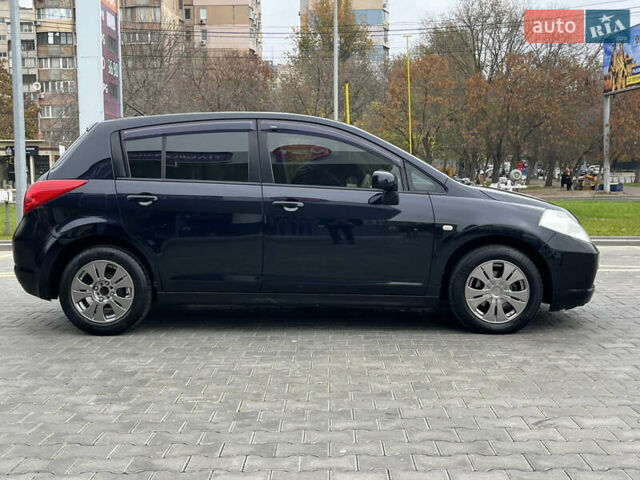 Черный Ниссан Тиида, объемом двигателя 1.6 л и пробегом 172 тыс. км за 6900 $, фото 20 на Automoto.ua