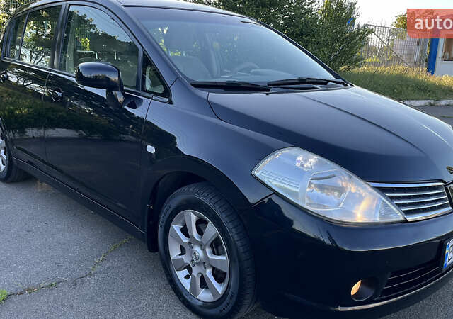 Чорний Ніссан Тііда, об'ємом двигуна 1.6 л та пробігом 136 тис. км за 6700 $, фото 12 на Automoto.ua