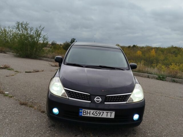Черный Ниссан Тиида, объемом двигателя 1.6 л и пробегом 2 тыс. км за 6200 $, фото 7 на Automoto.ua