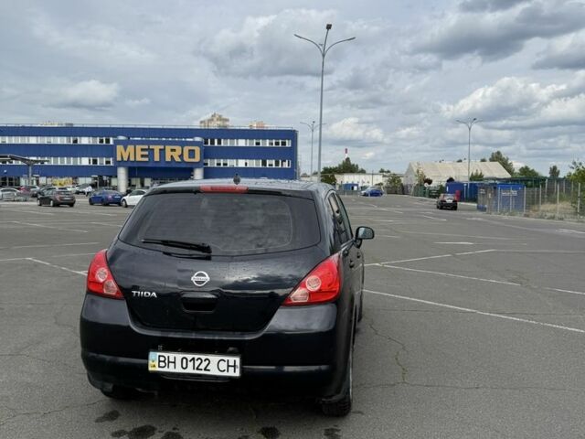 Черный Ниссан Тиида, объемом двигателя 1.6 л и пробегом 199 тыс. км за 4850 $, фото 11 на Automoto.ua