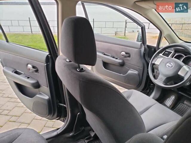 Черный Ниссан Тиида, объемом двигателя 1.6 л и пробегом 114 тыс. км за 6900 $, фото 18 на Automoto.ua