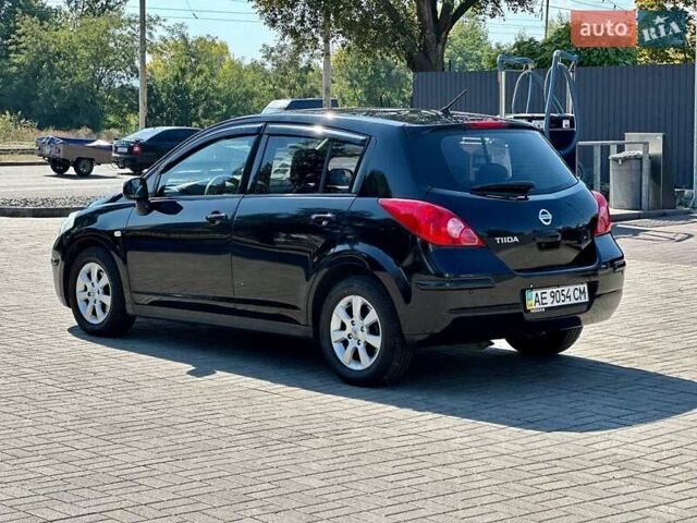 Чорний Ніссан Тііда, об'ємом двигуна 1.6 л та пробігом 112 тис. км за 7555 $, фото 5 на Automoto.ua