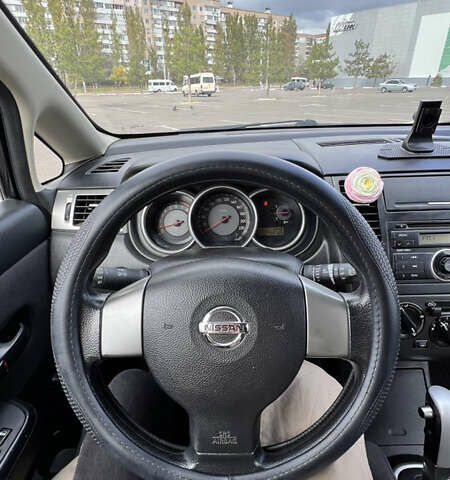 Чорний Ніссан Тііда, об'ємом двигуна 1.6 л та пробігом 114 тис. км за 6000 $, фото 9 на Automoto.ua