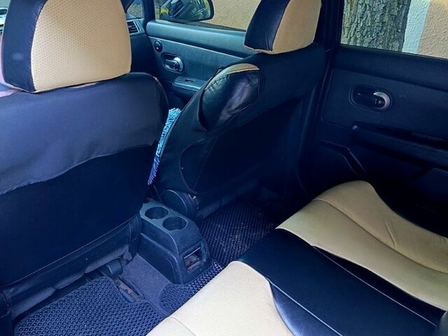 Чорний Ніссан Тііда, об'ємом двигуна 1.6 л та пробігом 203 тис. км за 5300 $, фото 3 на Automoto.ua