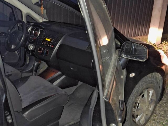 Черный Ниссан Тиида, объемом двигателя 0 л и пробегом 110 тыс. км за 7200 $, фото 23 на Automoto.ua