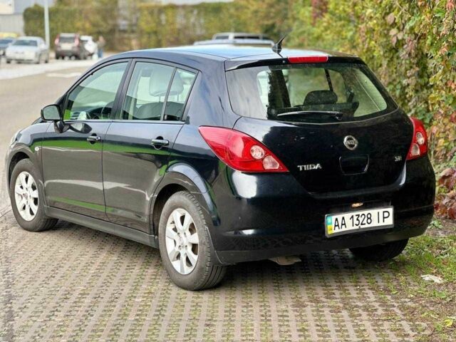 Черный Ниссан Тиида, объемом двигателя 1.6 л и пробегом 117 тыс. км за 7400 $, фото 5 на Automoto.ua